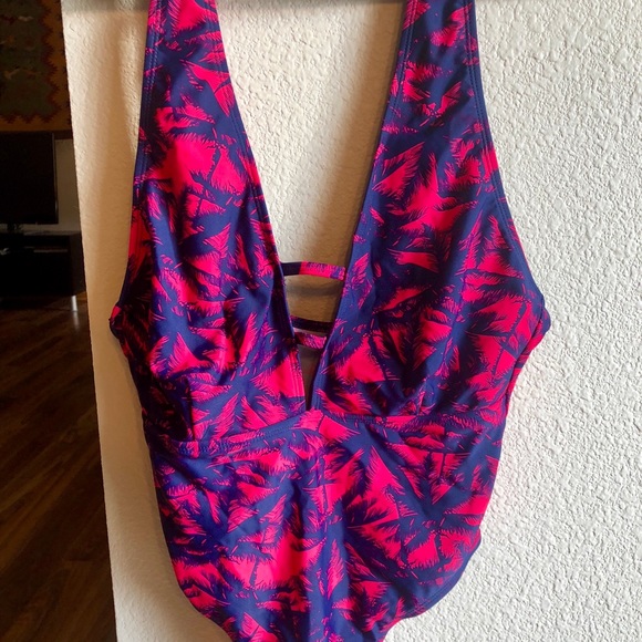 NWT Maldives Palm Cross Over Swimsuit (Sold out!) - Picture 4 of 6